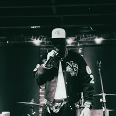 Dengarkan Hueso, tonton video musik, baca bio, lihat tanggal tur & lainnya!