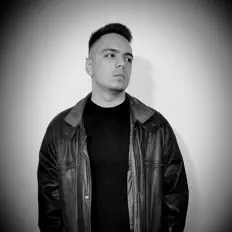 Acko을(를) 듣고, 뮤직 비디오를 보고, 약력을 읽고, 투어 일정 등을 확인하세요!