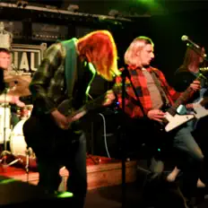 Ascolta Marstone, guarda video musicali, leggi la biografia, vedi le date del tour & altro!