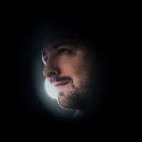 Ouça undefined, assista a videoclipes, leia a biografia, veja as datas das turnês e mais!