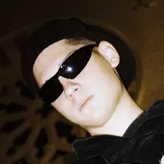 Levakovsky을(를) 듣고, 뮤직 비디오를 보고, 약력을 읽고, 투어 일정 등을 확인하세요!
