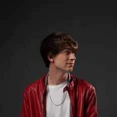Escucha a Johnny Wicoff, mira videos musicales, lee su biografía, consulta las fechas de las gira y más.