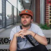 Hör dir undefined an, schau dir Musikvideos an, lies die Biografie, finde Tourdaten und mehr!