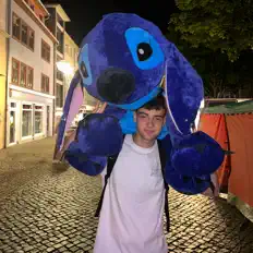 Ακούστε περιεχόμενο από YARO, παρακολουθήστε μουσικά βίντεο, διαβάστε το βιογραφικό, δείτε ημερομηνίες περιοδείας, και πολλά ακόμη!