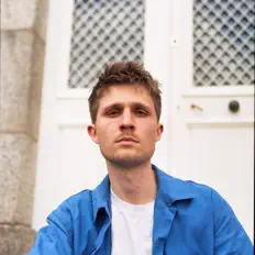 Listen to Melle, watch music videos, read bio, see tour dates & more!