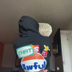 Posłuchaj wykonawcy Wavy Nunu, obejrzyj teledyski, przeczytaj biografię, zobacz daty tras koncertowych i nie tylko!