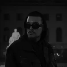 Ouve Vaelli, vê vídeos de música, lê a biografia, vê as datas da digressão e muito mais!