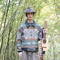 Dengarkan Yuri, tonton video musik, baca bio, lihat tanggal tur & lainnya!