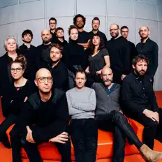 Orchestre National de Jazzを聴いたり、ミュージックビデオを鑑賞したり、経歴やツアー日程などを確認したりしましょう！
