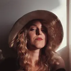 收听 Lea Sanacore、观看音乐视频、阅读小传、查看巡演日期等 ！