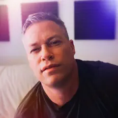 聆聽 Matt Nygren、觀看音樂影片、閱讀小傳、查看巡演日期等！