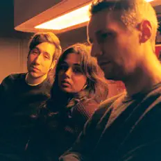 收听 Endearments、观看音乐视频、阅读小传、查看巡演日期等 ！