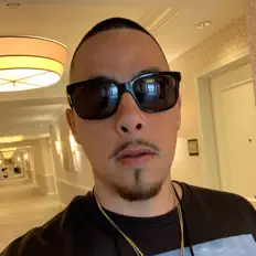 Dengarkan Zone 28 Gramz, tonton video musik, baca bio, lihat tanggal tur & lainnya!