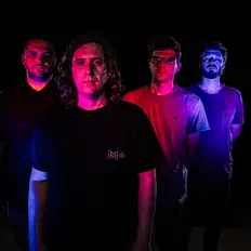 Dengarkan Disco Stranger, tonton video musik, baca bio, lihat tanggal tur & lainnya!