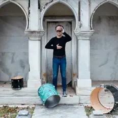 Telyscopes을(를) 듣고, 뮤직 비디오를 보고, 약력을 읽고, 투어 일정 등을 확인하세요!