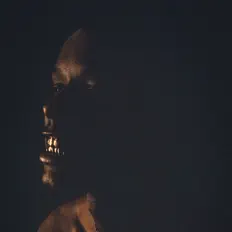 LTF Unoを聴いたり、ミュージックビデオを鑑賞したり、経歴やツアー日程などを確認したりしましょう！