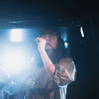 收听 undefined、观看音乐视频、阅读小传、查看巡演日期等 ！