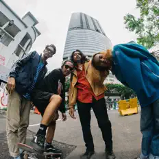 收听 holigrey、观看音乐视频、阅读小传、查看巡演日期等 ！