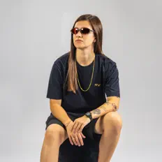 DJ Eduarda Brunatoを聴いたり、ミュージックビデオを鑑賞したり、経歴やツアー日程などを確認したりしましょう！