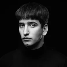 Escucha a MARQUIS, mira videos musicales, lee su biografía, consulta las fechas de las gira y más.