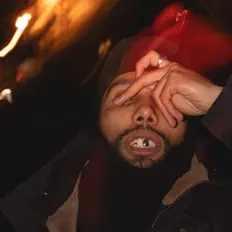 Poslechněte si interpreta Robssoska, sledujte hudební videa, přečtěte si životopis, podívejte se na data turné a další informace.