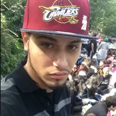 Escucha a Luis, mira vídeos musicales, lee la biografía, consulta fechas de giras y mucho más.