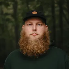 Ascolta Jean-Daniel Labrie, guarda video musicali, leggi la biografia, vedi le date del tour & altro!