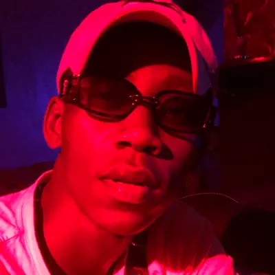 Listen to DeenO' vinci, watch music videos, read bio, see tour dates & more!