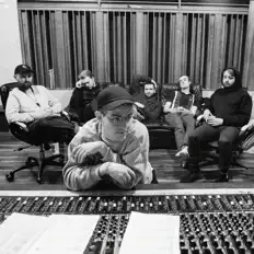 Robocobra Quartetを聴いたり、ミュージックビデオを鑑賞したり、経歴やツアー日程などを確認したりしましょう！