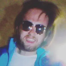 Poslechněte si interpreta Jack Benson, sledujte hudební videa, přečtěte si životopis, podívejte se na data turné a další informace.