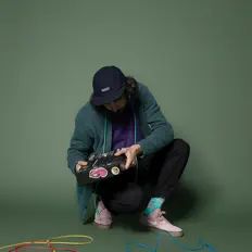 Dengarkan Minus & MrDolly, tonton video musik, baca bio, lihat tanggal tur & lainnya!