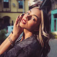 收听 Riya Duggal、观看音乐视频、阅读小传、查看巡演日期等 ！