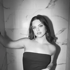 Poslechněte si interpreta Charlotte Leigh, sledujte hudební videa, přečtěte si životopis, podívejte se na data turné a další informace.