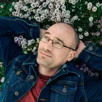 undefined सुनें, म्यूज़िक वीडियो देखें, बायो पढ़ें, दौरे की तारीखें और बहुत कुछ देखें!