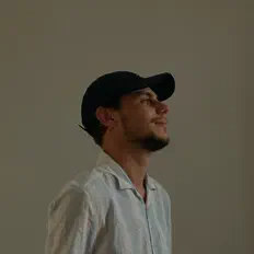 NÉMOを聴いたり、ミュージックビデオを鑑賞したり、経歴やツアー日程などを確認したりしましょう！