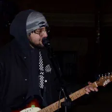 Écoutez Suffer, regardez des vidéoclips, lisez la biographie, consultez les dates de tournée et plus encore !