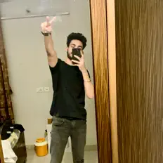 Écoutez Doshii, regardez des vidéoclips, lisez la biographie, consultez les dates de tournée et plus encore !