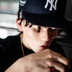 Dengarkan JACKYEN, tonton video musik, baca bio, lihat tanggal tur & lainnya!