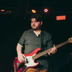 Devon Heroux dinle, müzik videolarını izle, biyografisini oku, tur tarihlerini ve daha fazlasını gör!