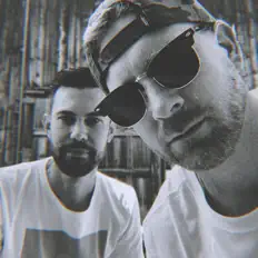 Hör dir Beatgrndrz an, schau dir Musikvideos an, lies die Biografie, finde Tourdaten und mehr!