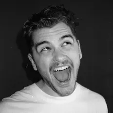 Hunter Love सुनें, म्यूज़िक वीडियो देखें, बायो पढ़ें, दौरे की तारीखें और बहुत कुछ देखें!