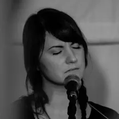 Escucha a jodi james, mira videos musicales, lee su biografía, consulta las fechas de las gira y más.