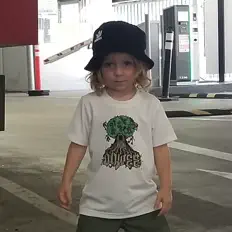 Hör dir Oowee Beats an, schau dir Musikvideos an, lies die Biografie, finde Tourdaten und mehr!