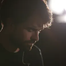 Escucha a Apidae, mira videos musicales, lee su biografía, consulta las fechas de las gira y más.