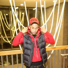 收听 Bigga Bzz、观看音乐视频、阅读小传、查看巡演日期等 ！