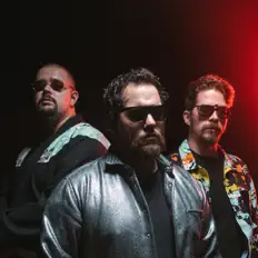 Dengarkan Pepperoni Passion, tonton video musik, baca bio, lihat tanggal tur & lainnya!