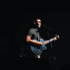 Dengarkan Ahmadul Amin, tonton video musik, baca bio, lihat tanggal tur & lainnya!