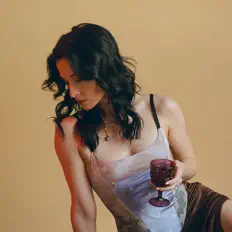 Dengarkan La Femme Pendu, tonton video musik, baca bio, lihat tanggal tur & lainnya!