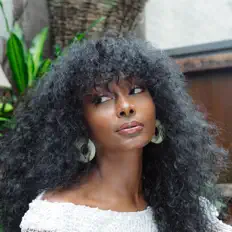 Dengarkan Isis Chanel, tonton video musik, baca bio, lihat tanggal tur & lainnya!