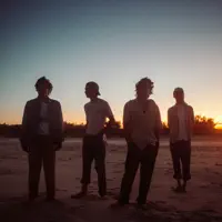 Hör dir undefined an, schau dir Musikvideos an, lies die Biografie, finde Tourdaten und mehr!